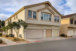 Photo #1: 2374978 Listing