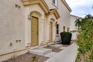 Photo #2: 2374978 Listing