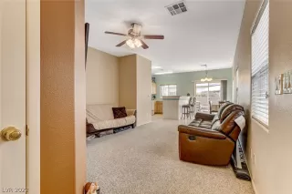 Photo #5: 2374978 Listing