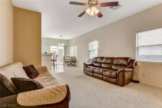 Photo #6: 2374978 Listing