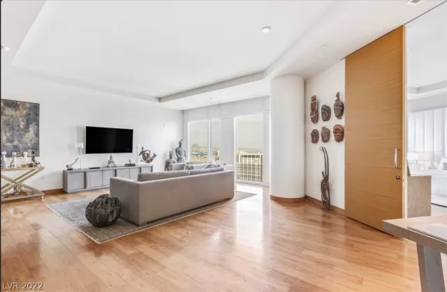 MLS: 2374992 Condo For Sale