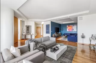 Photo #2: 2374992 Listing 