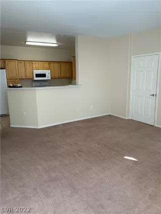 Photo #3: 2375040 Listing