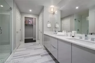 Photo #5: 2375045 Listing 