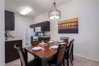 Photo #5: 2375049 Listing 