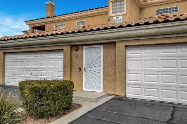 MLS: 2375081 Condo For Sale