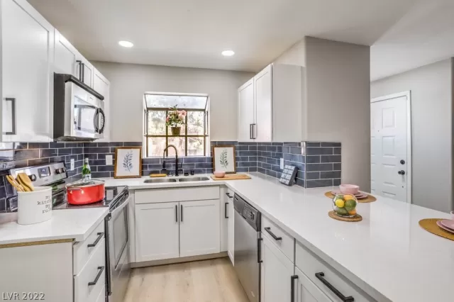 MLS: 2375121 Condo For Sale