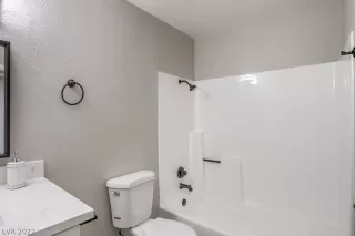Photo #4: 2375121 Listing 