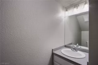 Photo #5: 2375122 Listing 