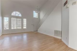 Photo #5: 2375127 Listing 