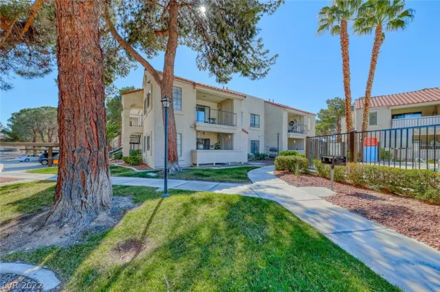 MLS: 2375209 Condo For Sale