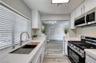 Photo #2: 2375209 Listing 