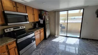 Photo #5: 2375225 Listing 