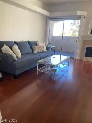 Photo #3: 2375230 Listing