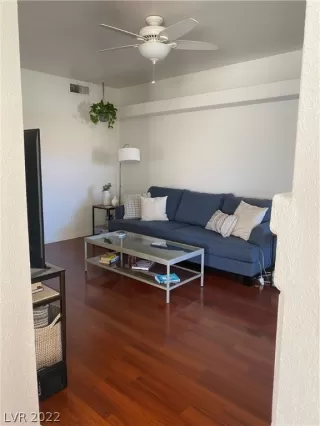 Photo #4: 2375230 Listing