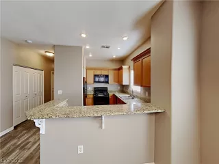 Photo #2: 2375245 Listing 