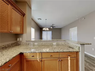 Photo #5: 2375245 Listing 