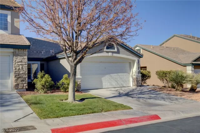 MLS: 2375256 Condo For Sale