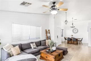 Photo #1: 2375256 Listing