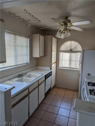 Photo #4: 2375257 Listing