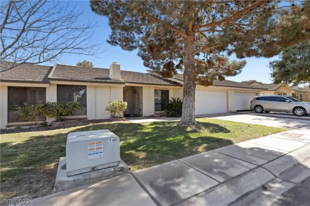 MLS: 2375280 Condo For Sale