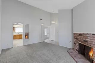 Photo #4: 2375280 Listing 