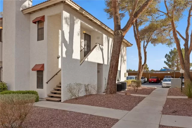 MLS: 2375310 Condo For Sale