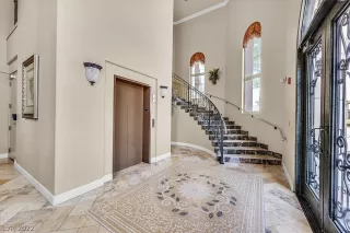 Photo #1: 2375316 Listing 