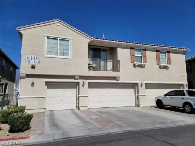 MLS: 2375322 Condo For Sale