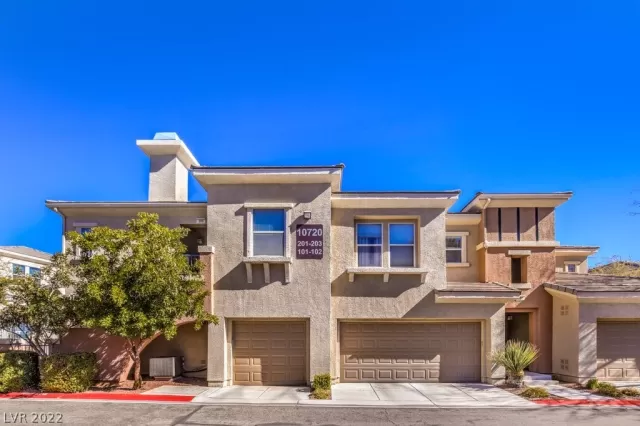 MLS: 2375347 Condo For Sale