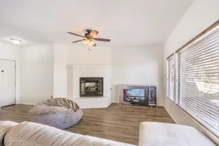 Photo #6: 2375347 Listing