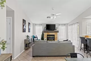 Photo #5: 2375348 Listing