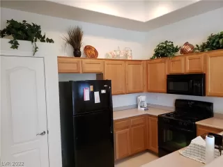 Photo #6: 2375388 Listing