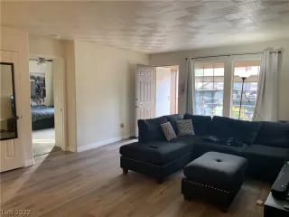 Photo #3: 2375389 Listing 