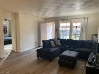 Photo #4: 2375389 Listing 