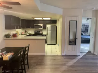 Photo #6: 2375389 Listing 