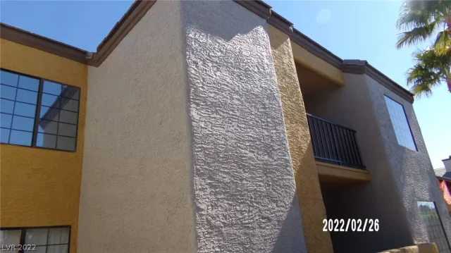 MLS: 2375403 Condo For Sale