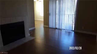 Photo #4: 2375403 Listing 