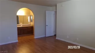 Photo #6: 2375403 Listing 