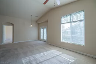 Photo #4: 2375408 Listing