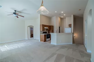 Photo #6: 2375408 Listing