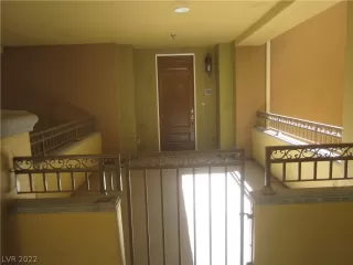 Photo #6: 2375412 Listing 