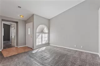 Photo #2: 2375417 Listing