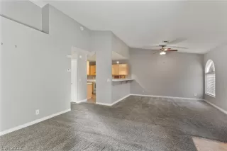 Photo #4: 2375417 Listing