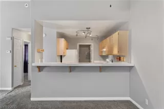 Photo #5: 2375417 Listing