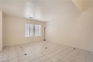 Photo #4: 2375422 Listing