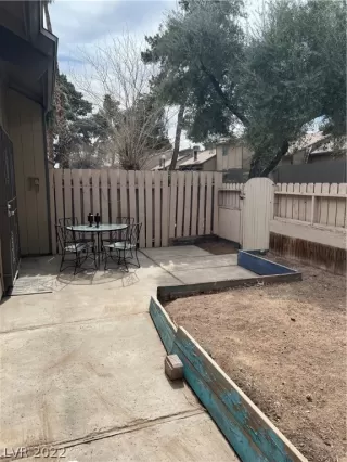 Photo #2: 2375423 Listing 