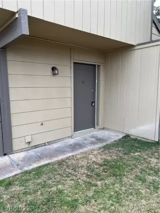 Photo #4: 2375423 Listing 