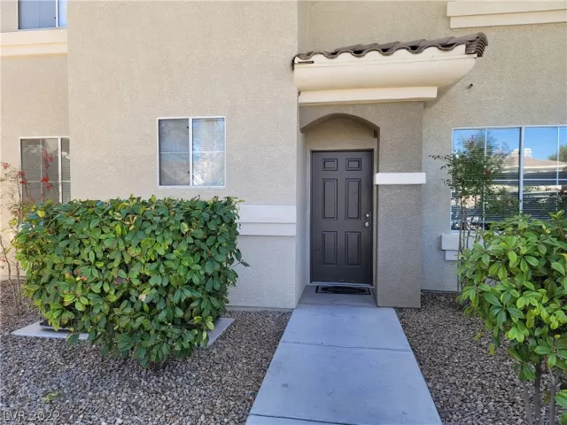 MLS: 2375442 Condo For Sale