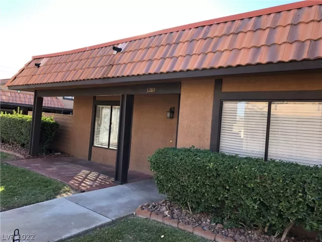 MLS: 2375449 Condo For Sale